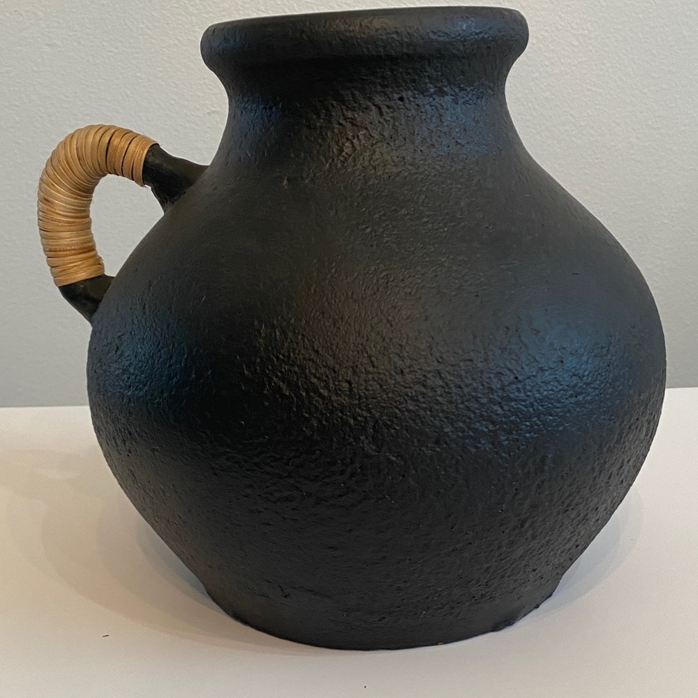 9.5” Ceramic Stoneware Matte Black Table Pot Vase w/ Rattan Handle NEW Decor